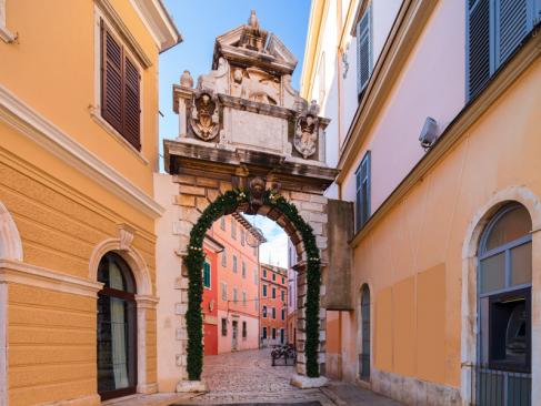 Rovinj - Arche Balbi A Découvrir en Croatie - Rovinj
