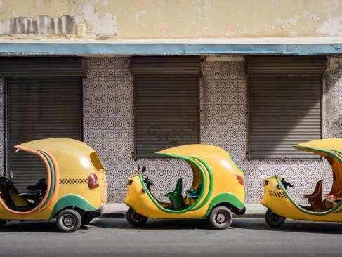 Santiago De Cuba - Coco Taxi A Découvrir à Cuba - Santiago de Cuba