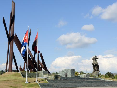 Santiago De Cuba - Place De La Révolution A Découvrir à Cuba - Santiago de Cuba
