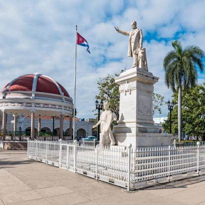 Cienfuegos - Statue Jose Marti A Découvrir à Cuba - Cienfuegos