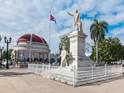 Cienfuegos - Statue Jose Marti A Découvrir à Cuba - Cienfuegos