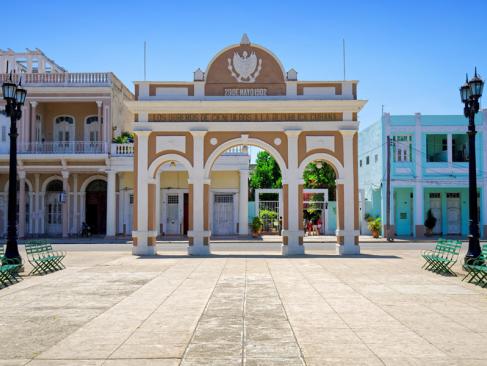 Cienfuegos - Parc Jose Marti - Arc De Triomphe A Découvrir à Cuba - Cienfuegos