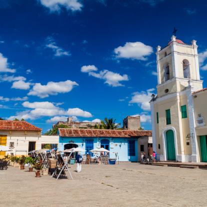 Camaguey - Place San Juan De Dios A Découvrir à Cuba - Camagüey