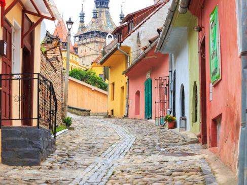 Sighisoara - Rue Mediévale A Découvrir en Roumanie - Sighisoara