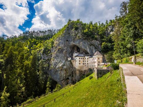 Château Predjama A Découvrir en Slovénie - Predjama