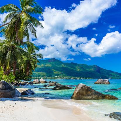 A Découvrir aux Seychelles - La Plage de Beau Vallon