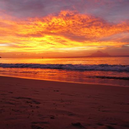 A Découvrir aux Seychelles - La Plage de Beau Vallon