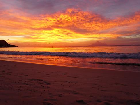 A Découvrir aux Seychelles - La Plage de Beau Vallon