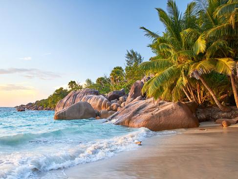 A Découvrir aux Seychelles - L'Anse Lazio sur Praslin