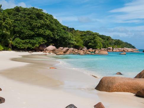 A Découvrir aux Seychelles - L'Anse Lazio sur Praslin