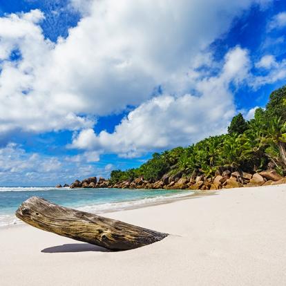 A Découvrir aux Seychelles - L'Anse Cocos sur la Digue