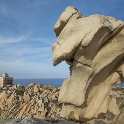 Archipel De La Maddalena - Phare De Razzoli A Découvrir en Sardaigne - L'archipel de La Maddalena