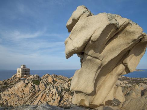 Archipel De La Maddalena - Phare De Razzoli A Découvrir en Sardaigne - L'archipel de La Maddalena