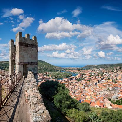 Bosa - Vue Depuis Le Château Malaspina A Découvrir en Sardaigne - Bosa