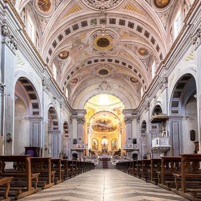 Bosa - Cathédrale, Duomo Di Bosa A Découvrir en Sardaigne - Bosa