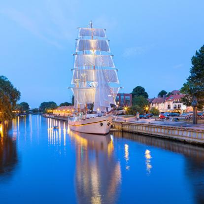 Klaipeda - Bateau-restaurant Amarré Sur La Rivière Danes A Découvrir en Lituanie - Klaipeda