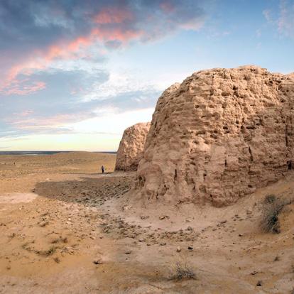 Ruines De L'ancienne Forteresse De Khorezm Ayaz Kala Dans Le Désert De Kyzylkum A Découvrir en Ouzbékistan - Le Désert du Kyzyl-Koum