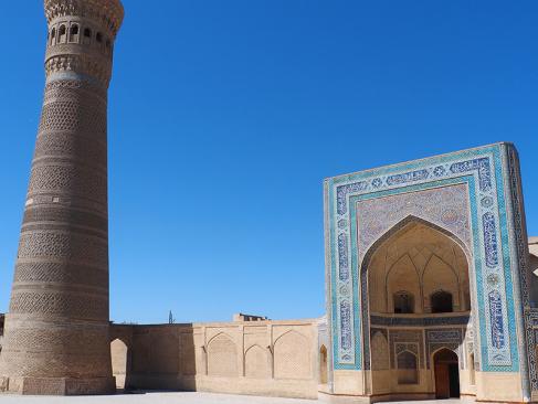 Boukhara - Minaret Et Entrée De La Mosquée Kalyan A Découvrir en Ouzbékistan - Boukhara