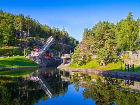 Canal Du Télémark Avec Anciennes écluses A Découvrir en Norvège - Le Telemark