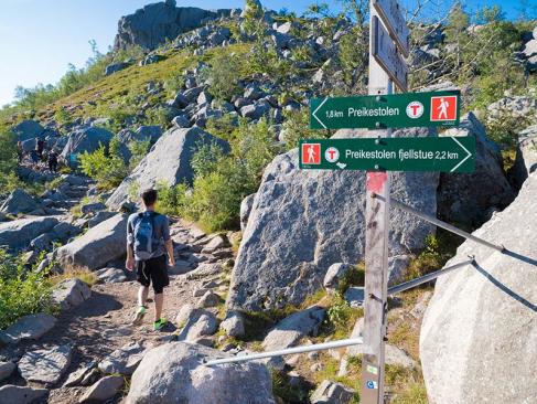 Montée Au Preikestolen A Découvrir en Norvège - Lysefjord