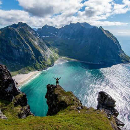 Plage De Kvalvika Aux Lofoten A Découvrir en Norvège - Les îles Lofoten