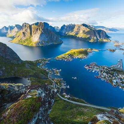 Village De Reine Aux Lofoten A Découvrir en Norvège - Les îles Lofoten