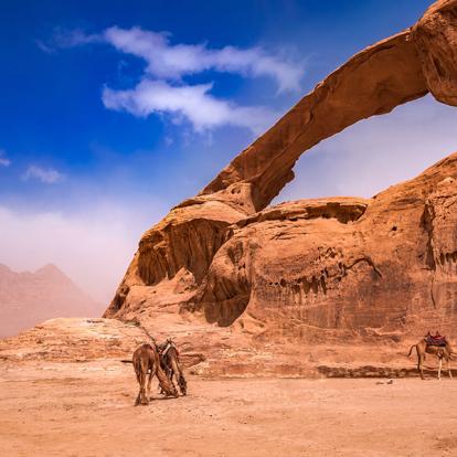 Wadi Rum, Pont Rocheux De Kharaz à Disah A Découvrir en Jordanie - Le Wadi Rum