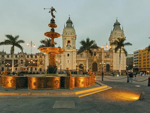 Place Principale Et église Cathédrale De Lima A Découvrir au Pérou - Lima