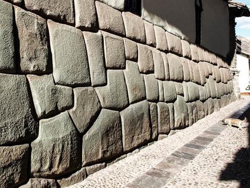 Cusco - Rue Hatun Rumiyoc Avec Pierre Inca à Douze Angles A Découvrir au Pérou - Cusco