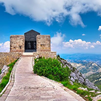 Lovcen - Le Mausolée De Njegos Situé Au Sommet Du Lovcen A Découvrir au Monténégro - Le Mont Lovćen