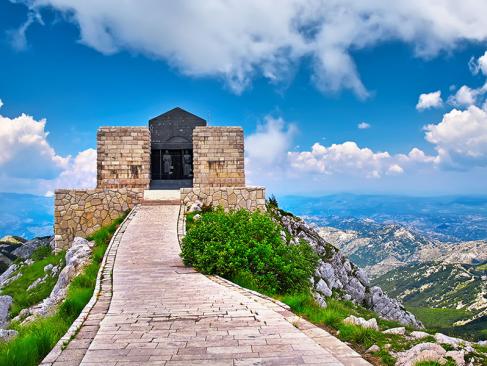 Lovcen - Le Mausolée De Njegos Situé Au Sommet Du Lovcen A Découvrir au Monténégro - Le Mont Lovćen