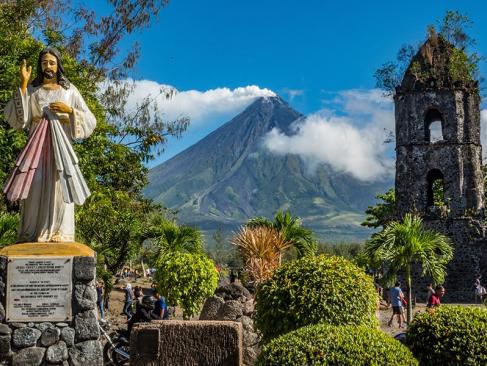 Luzon - Volcan Mayon - Et Ruines De Cagsawa à Legazpi A Découvrir aux Philippines -  Le Volcan Mayon