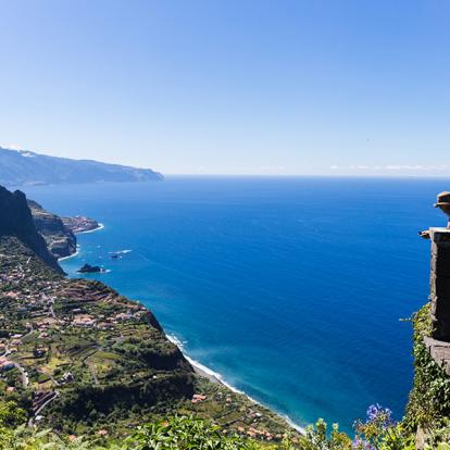 Arco De Sao Jorge Village From Cabanas Viewpoint In Santana A Découvrir à Madère - Santana