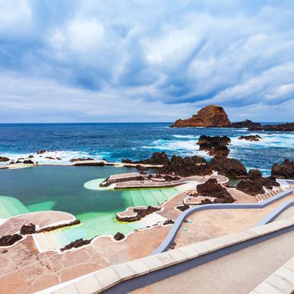 Piscine Naturelle à Porto Moniz A Découvrir à Madère -  Porto Moniz