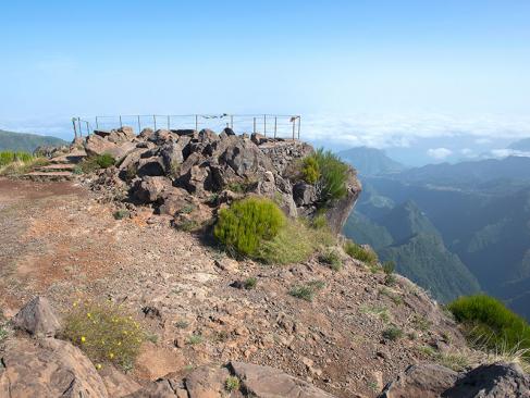 View Point On Pico Do Arieiro A Découvrir à Madère - Le Pico do Arieiro