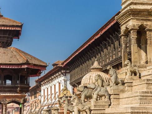 Bhaktapur - Sculptures Et Escaliers Du Temple Siddhi Laxmi A Découvrir au Népal - Bhaktapur