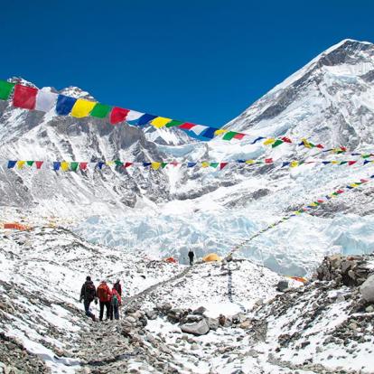 Camp De Base Du Mont Everest -  Glacier Du Khumbu A Découvrir au Népal - L'Everest