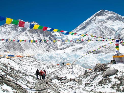 Camp De Base Du Mont Everest -  Glacier Du Khumbu A Découvrir au Népal - L'Everest