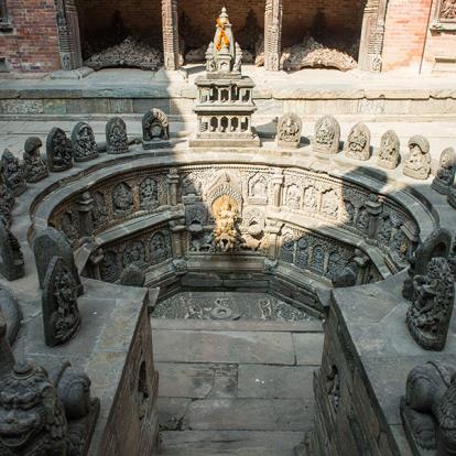 Patan - Le Réservoir D'eau Sacré Sculpté (nommé Tusha Hiti) A  Découvrir au Népal - Patan