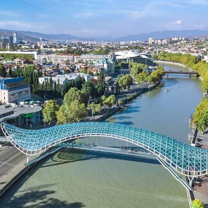 Tbilissi - Pont De La Paix A Découvrir en Géorgie - Tbilissi