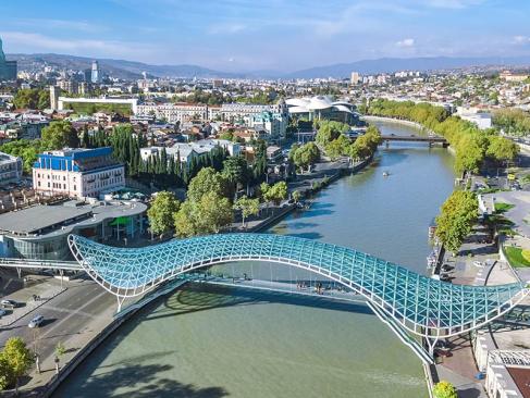 Tbilissi - Pont De La Paix A Découvrir en Géorgie - Tbilissi