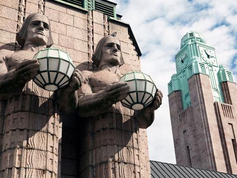 Helsinki - Jumeaux Et Tour De L'horloge Dans La Gare D'Helsinki A Découvrir en Finlande - Helsinki