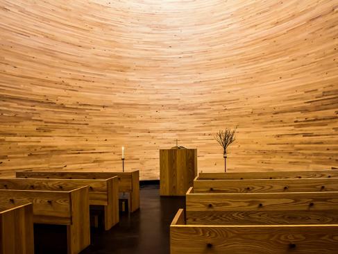 Helsinki - À L'intérieur De La Chapelle Du Silence (Kampin Kappeli En Finnois) A Découvrir en Finlande - Helsinki