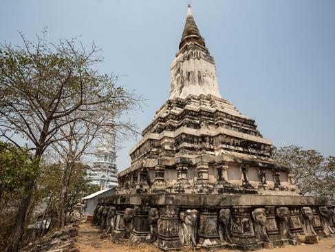 Oudong, Chetdei Damrei Sam Porn A Découvrir au Cambodge - Oudong