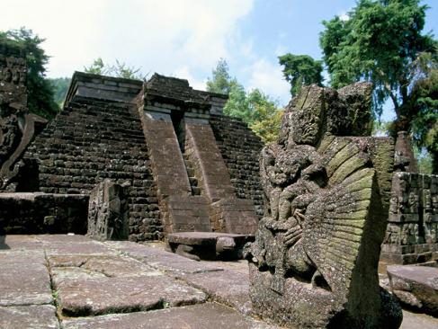 A Découvrir en Indonésie - Candi Sukuh à Java
