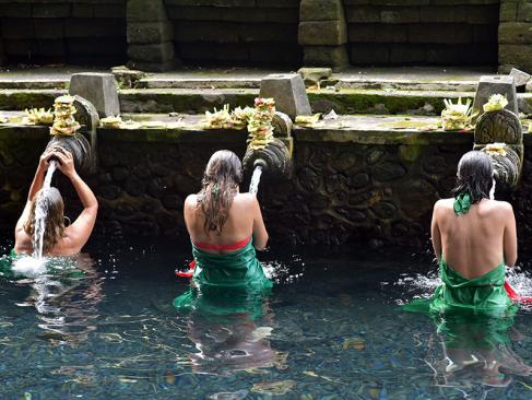 Bali - Ubud, Tampaksiring, La Source Sacrée Tirta Empul A Découvrir en Indonésie - Ubud