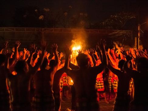 Bali - Ubud - Danse Traditionnelle Kecak A Découvrir en Indonésie - Ubud