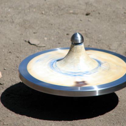 Lombok - Bangket Daya, Une Des Fameuses Toupies Géantes A Découvrir en Indonésie - Les Toupies Géantes