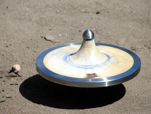 Lombok - Bangket Daya, Une Des Fameuses Toupies Géantes A Découvrir en Indonésie - Les Toupies Géantes