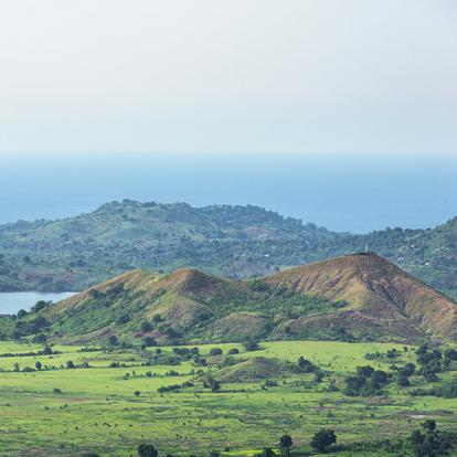 Vue Des Montagnes De Nosy Be Depuis Le Mont Passot A Découvrir à Madagascar - Nosy Be